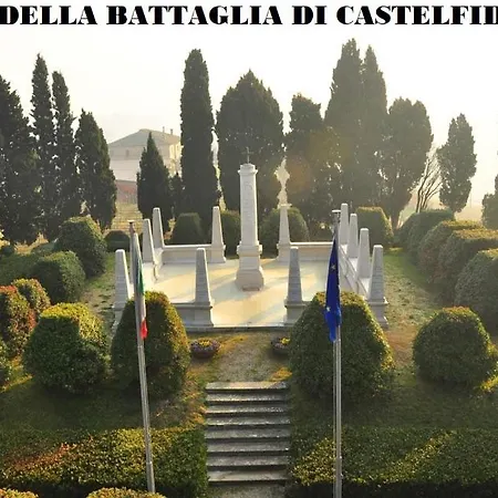 別荘 2 La Fisarmonica Del Conero カステルフィダルド