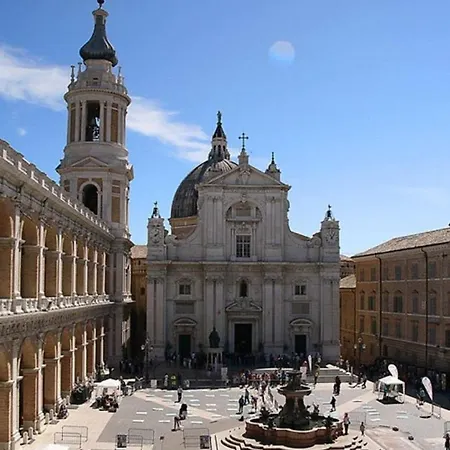 2 La Fisarmonica Del Conero كاستيلْفيدارْدو